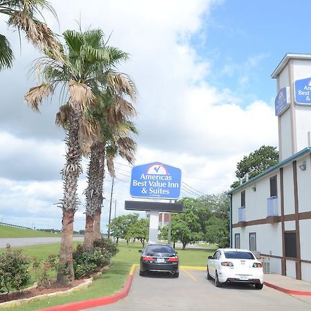 America'S Best Value Inn & Suites - Rosenberg/Houston Экстерьер фото