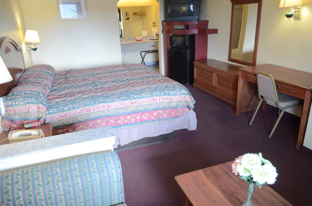 America'S Best Value Inn & Suites - Rosenberg/Houston Номер фото